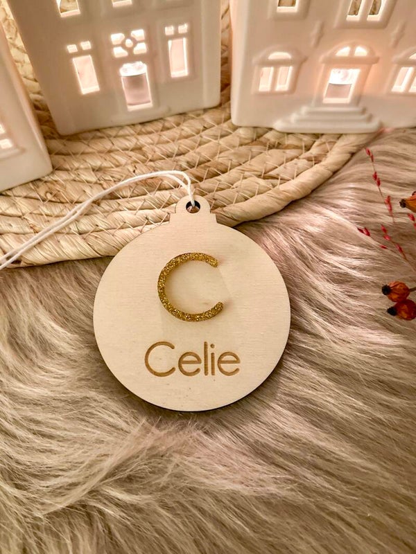 Gepersonaliseerde houten kerstbal - glitter goud acrylaat - letter