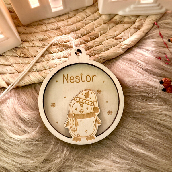 Gepersonaliseerde houten kerstbal - pinguïn - 'Nestor'