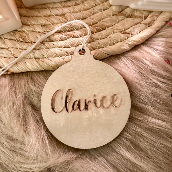 Gepersonaliseerde houten kerstbal - spiegel rosé acrylaat - 'Clarice'
