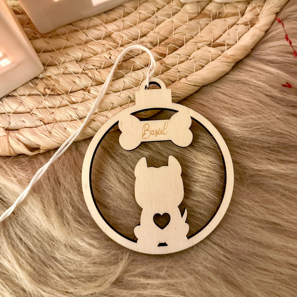 Gepersonaliseerde houten kerstbal - hond - 'Basiel'