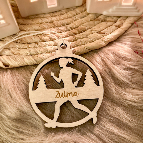 Gepersonaliseerde houten kerstbal - loopster - 'Zulma'