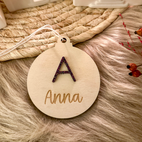 Gepersonaliseerde houten kerstbal - glitter paars acrylaat - letter