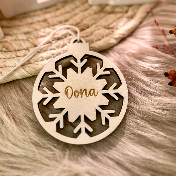 Gepersonaliseerde houten kerstbal 'Oona'