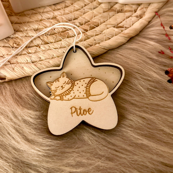 Gepersonaliseerde houten kerstbal - kat - 'Pitoe'