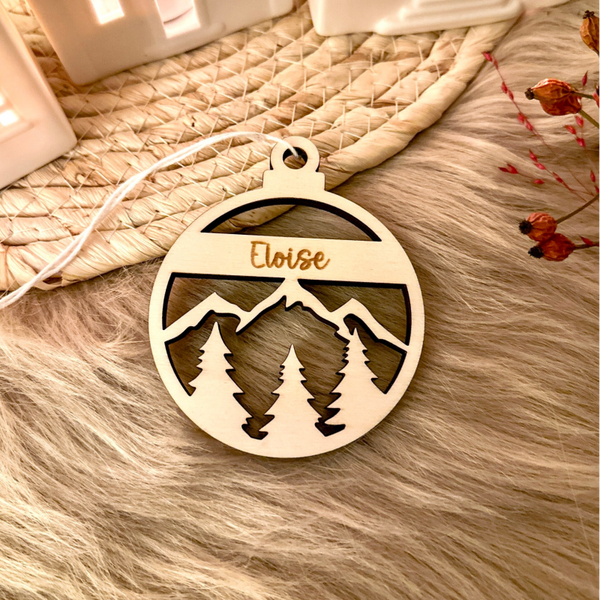Gepersonaliseerde houten kerstbal - bergen - 'Eloise'