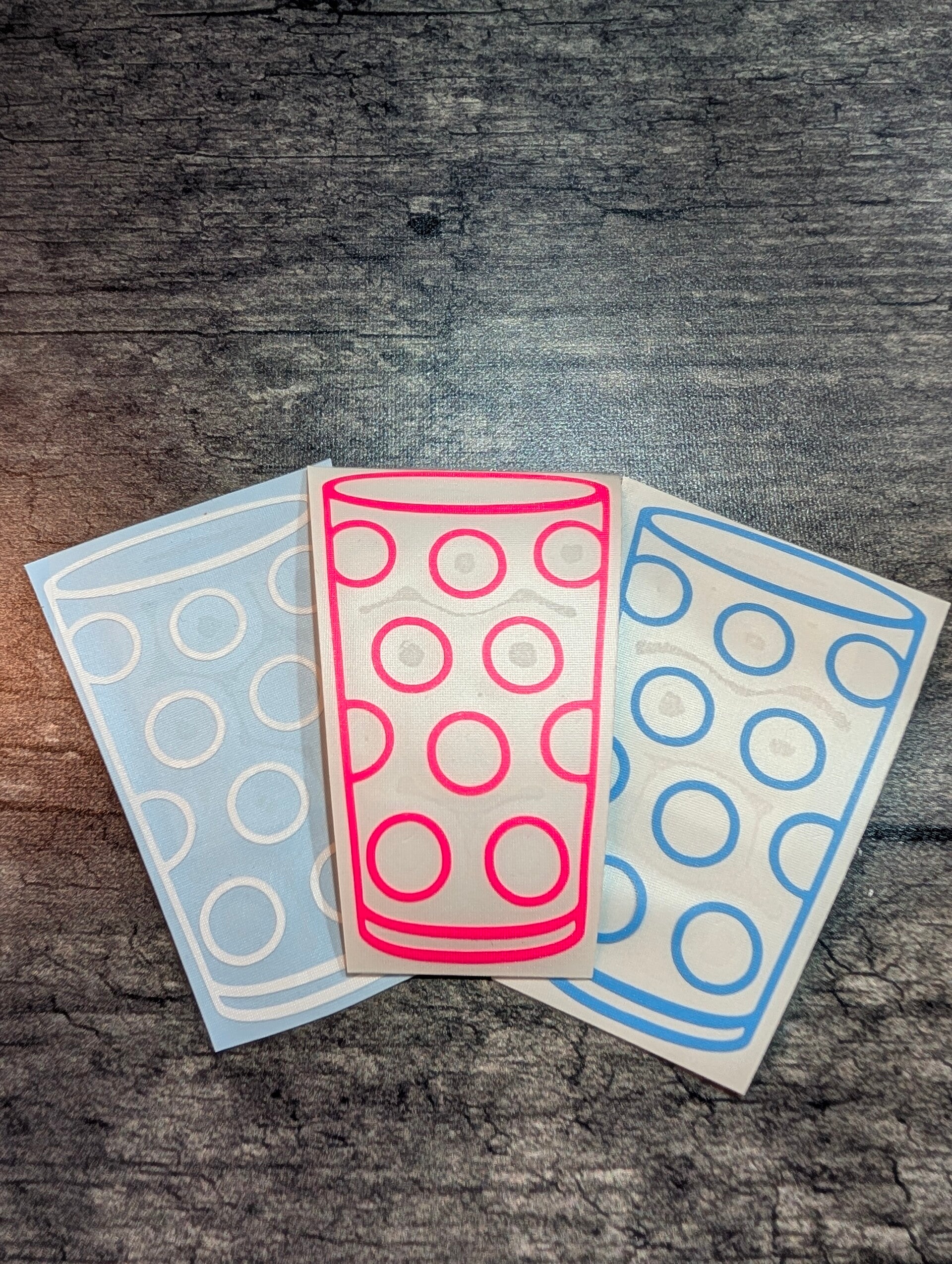 P05 Dubbebecher Sticker