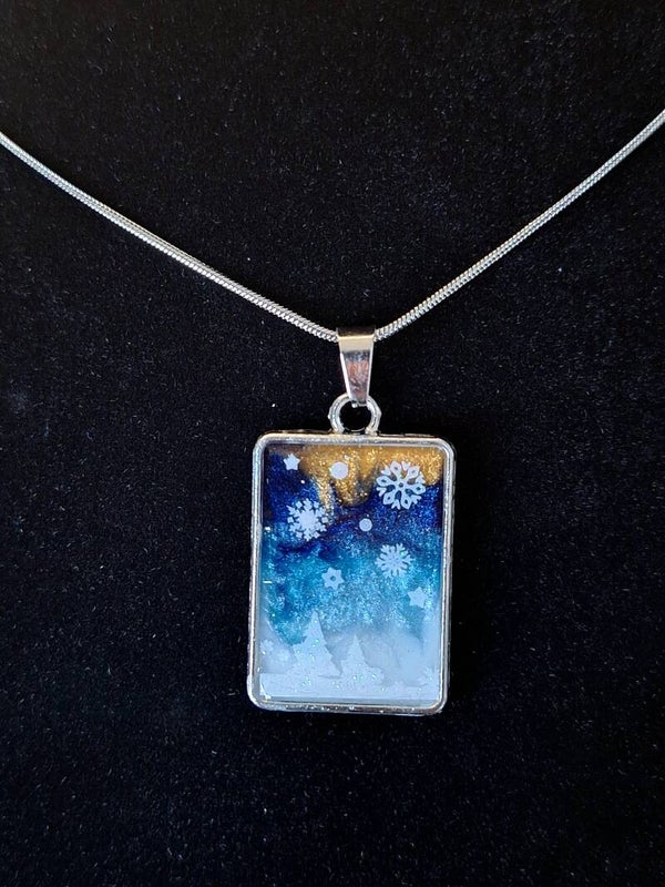 Hanger Kerst Sneewvlok en boompjes.