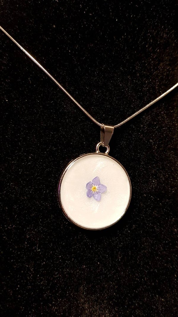 Hanger Vergeet me niet Pearl White