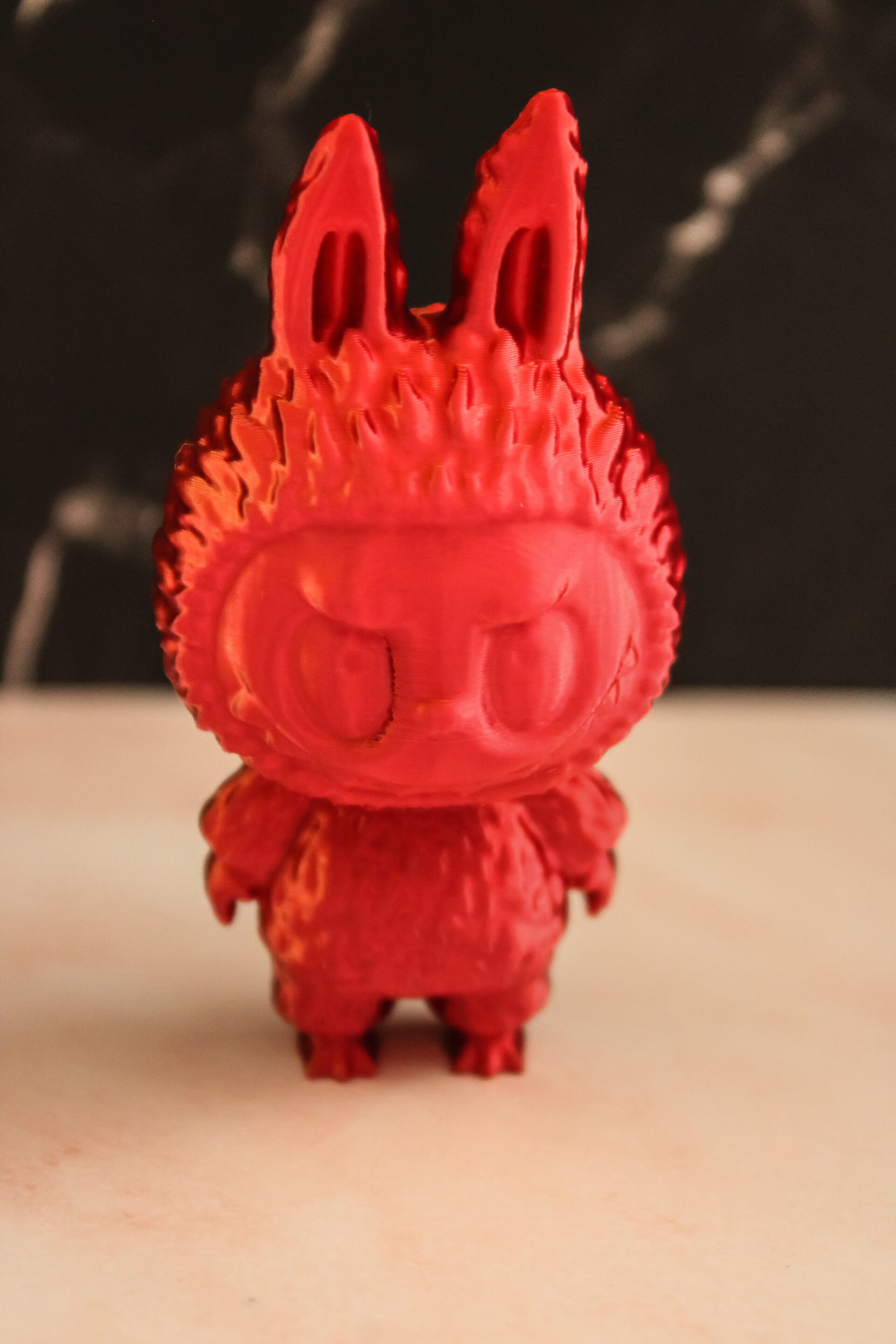 Labubu sleutelhanger rood/goud