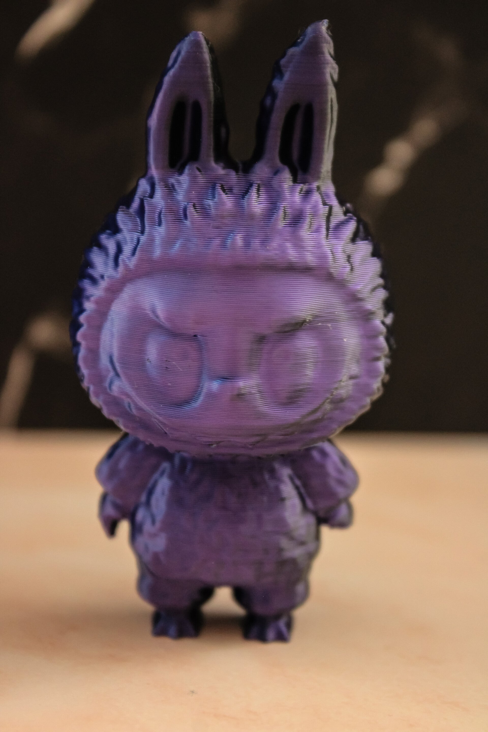 Labubu sleutelhanger zwart/paars