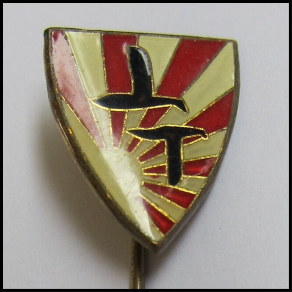 Luftwaffe Staffelnadel 3. (F) O.b.d.L. Aufklärungsgruppe pin 2WK WW2