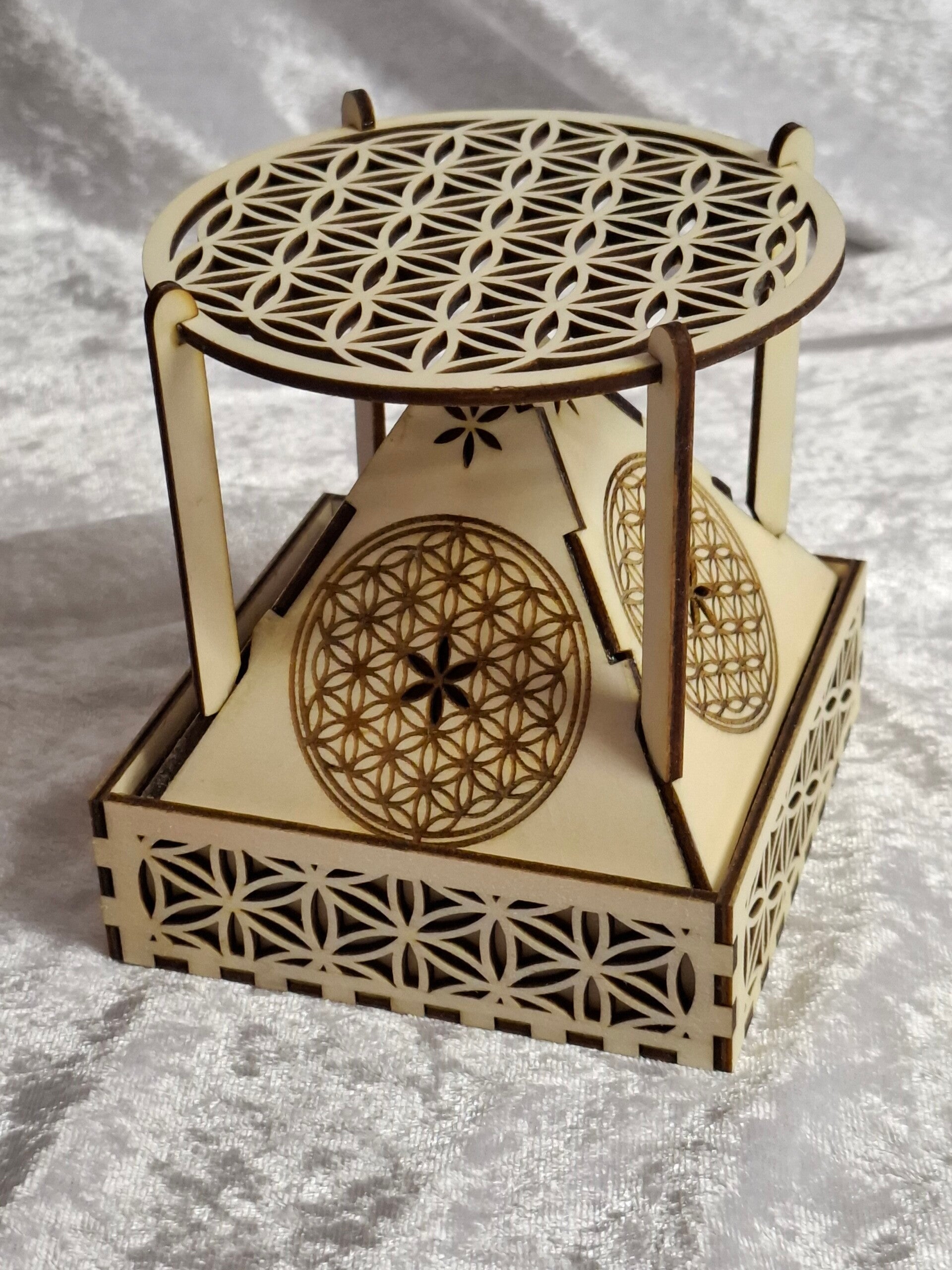 Pyramide porte encens Fleur de vie
