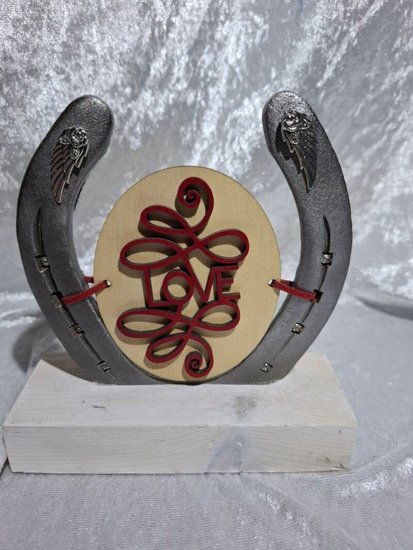 fer sur socle arabesque LOVE