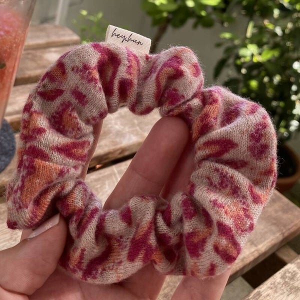 Kaschmir Scrunchie Leo (pink-orange)