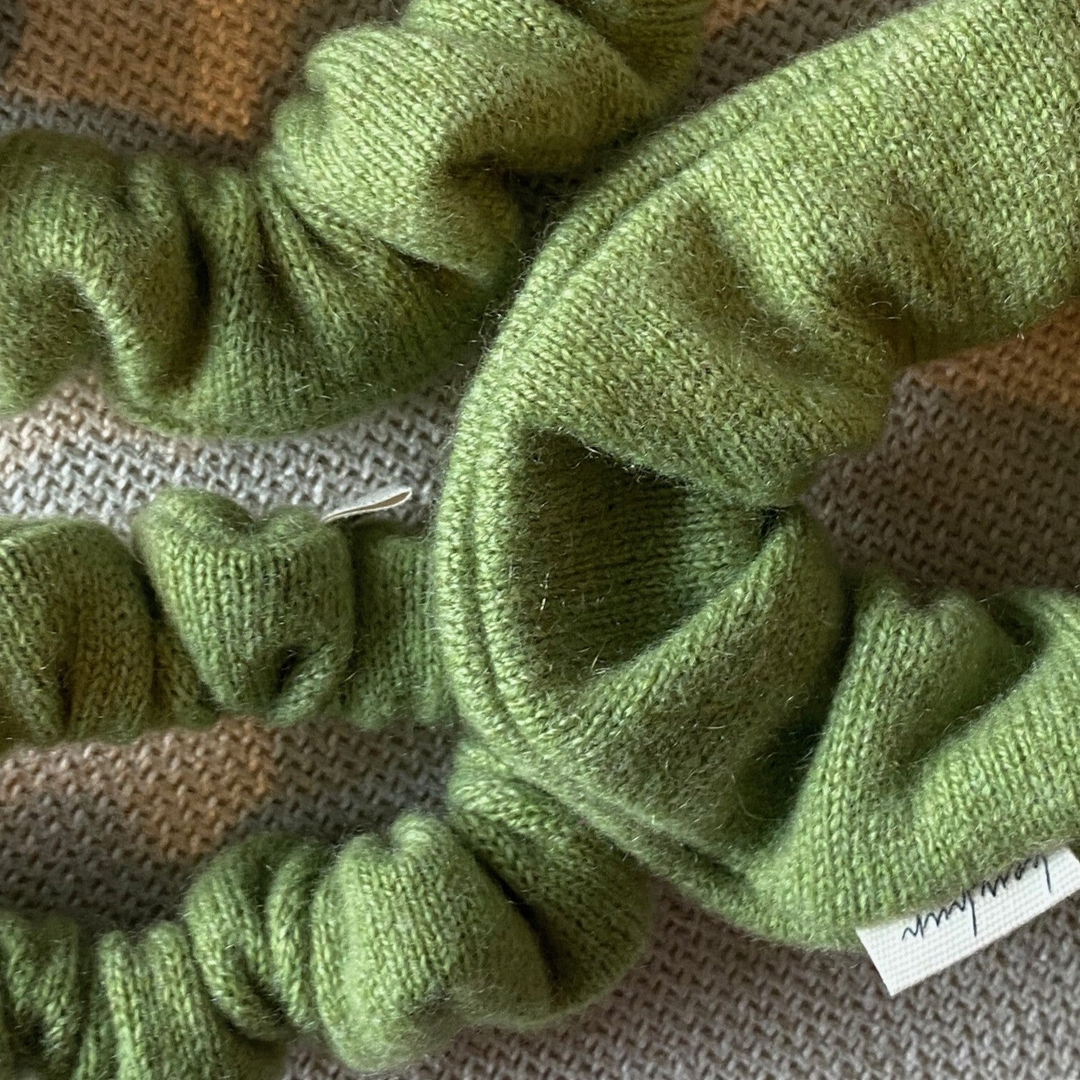 Kaschmir-Scrunchie Moosgrün