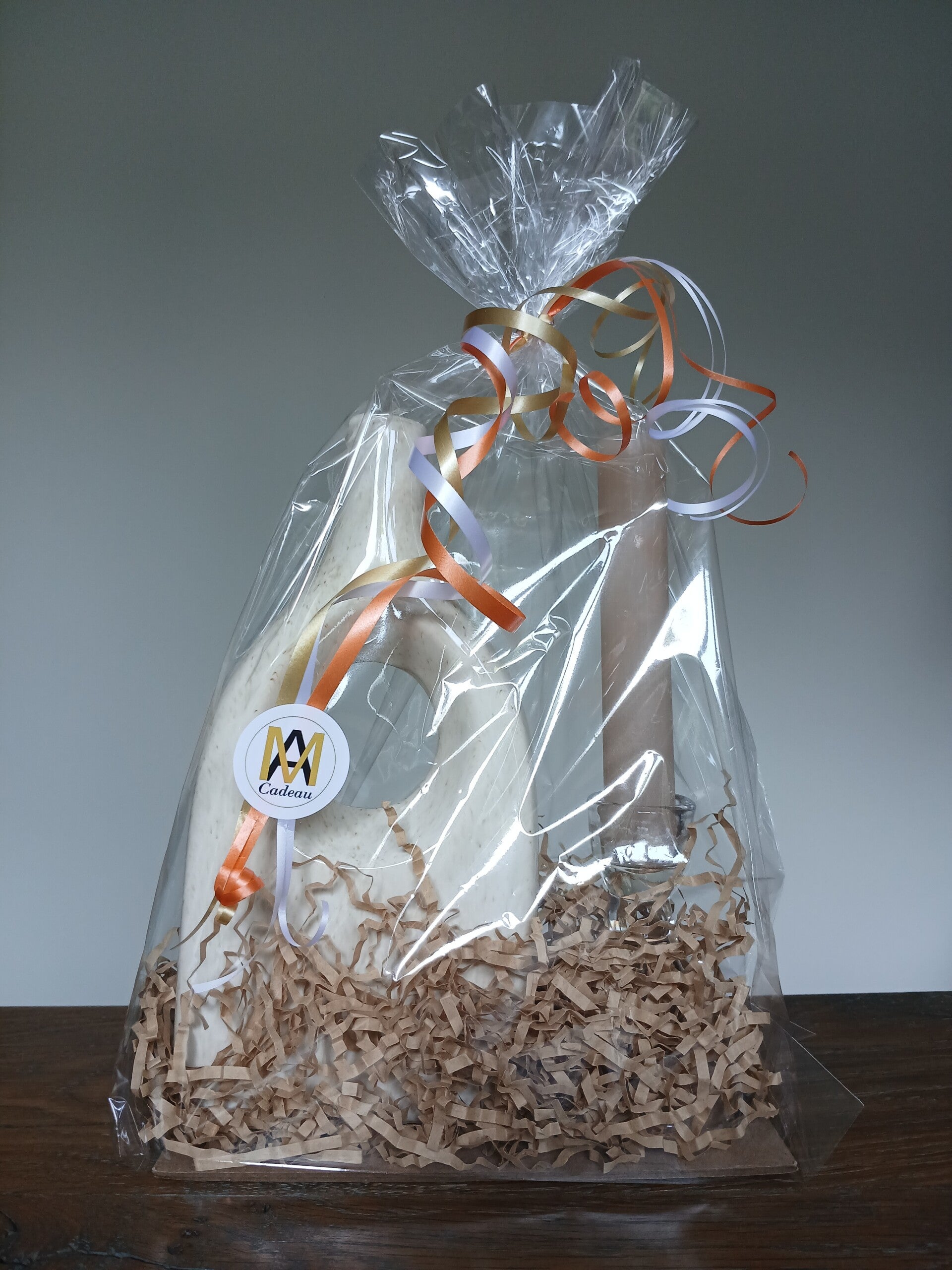 Beige O vaas met kandelaar en kaars