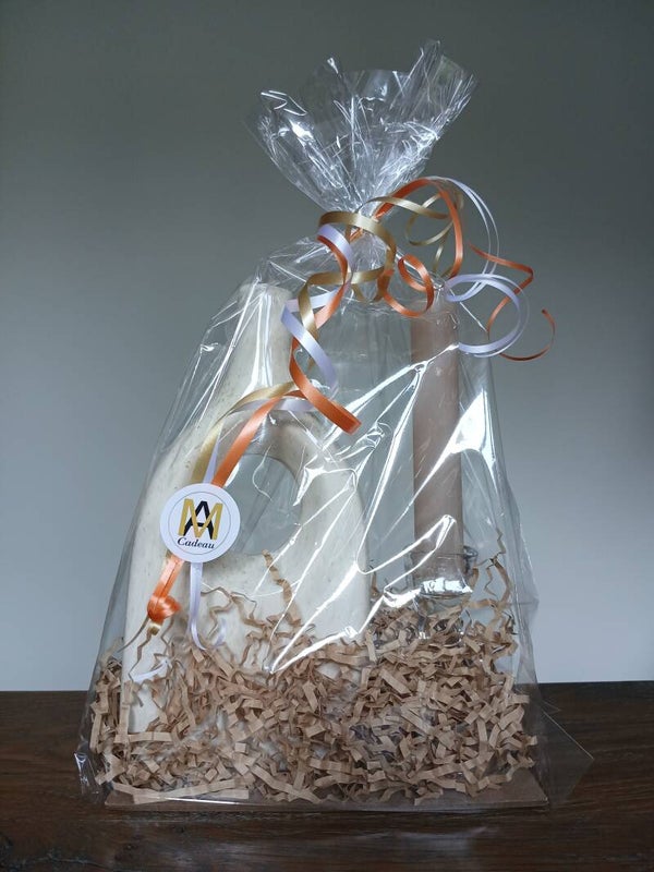 Beige O vaas met kandelaar en kaars