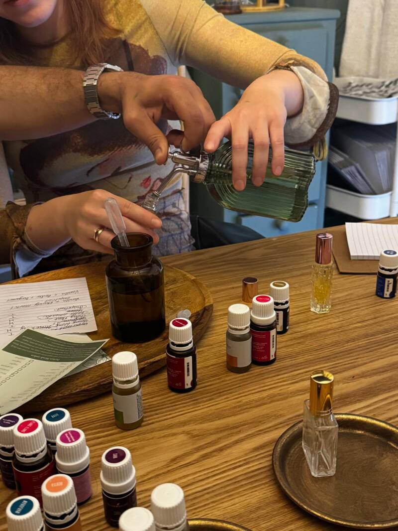 workshop-parfum-maken-essentiele-olien-vlodrop