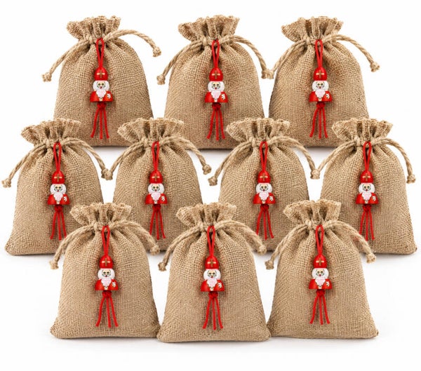 10 jute zakjes met 10 houten gelukspoppetjes Sinterklaas