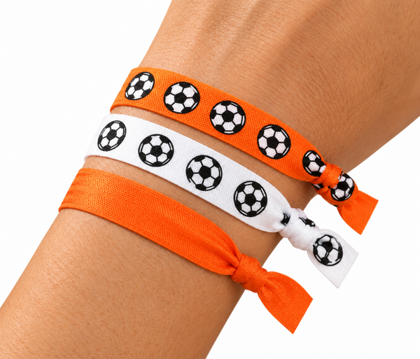 Voetbal/oranje armbanden of haarelastieken 3 stuks