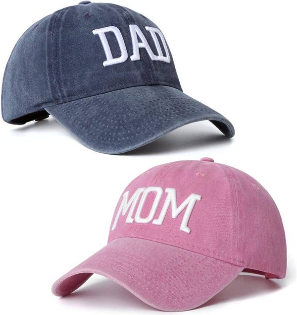 Set met 1 cap Mom roze en en 1 cap Dad donker blauw
