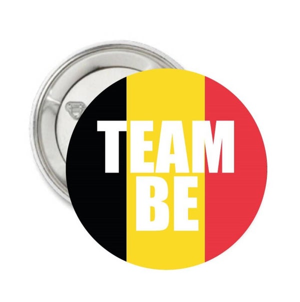 Voetbal button of kleding (magneet) Team BE met of zonder eigen tekst