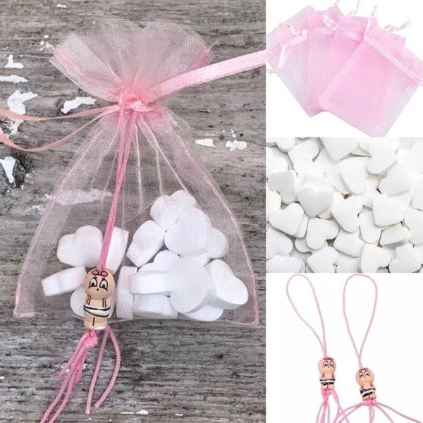 Organza zakje roze met gelukspoppetje en 15 hartvormige mini pepermuntjes