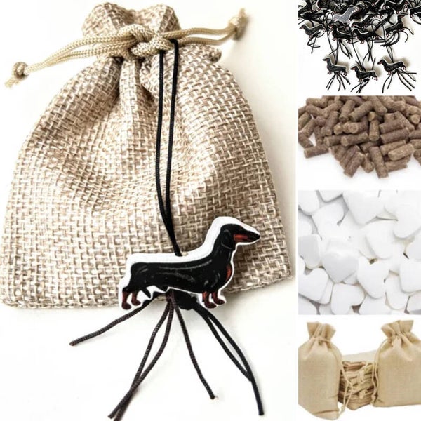 Jute zakje met houten gelukspoppetje Teckel en vulling naar keuze