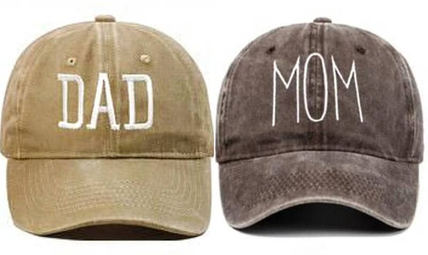 Set met 1 cap Mom bruin en 1 cap Dad beige