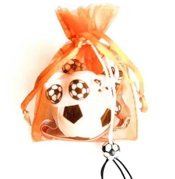 Voetbal geluks cadeautje met gelukspoppetje, anti stressballetje en armband