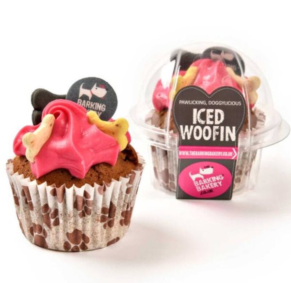The Barkin Bakery Vanilla Woofin Met Roze Glazuur