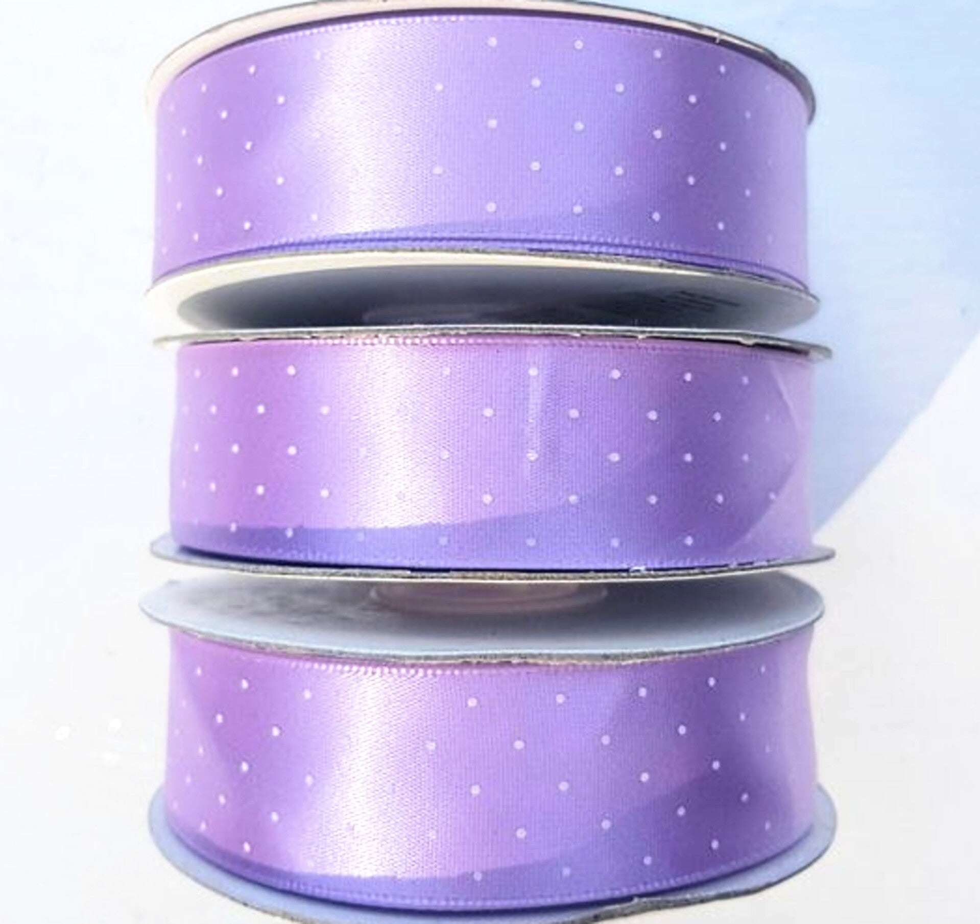 Rol satijn lint lila met witte stipjes