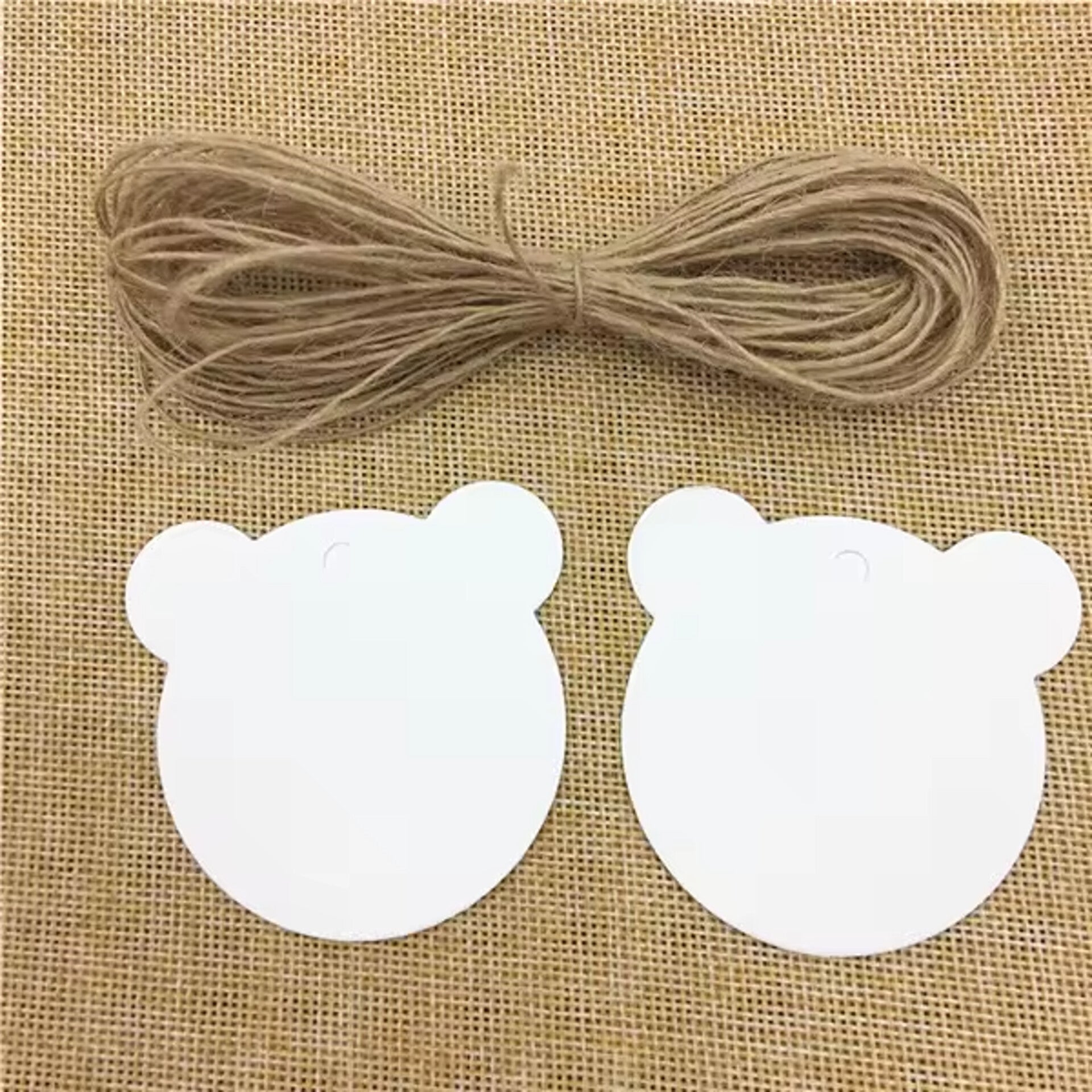 10 beren kaartjes wit met jute touw