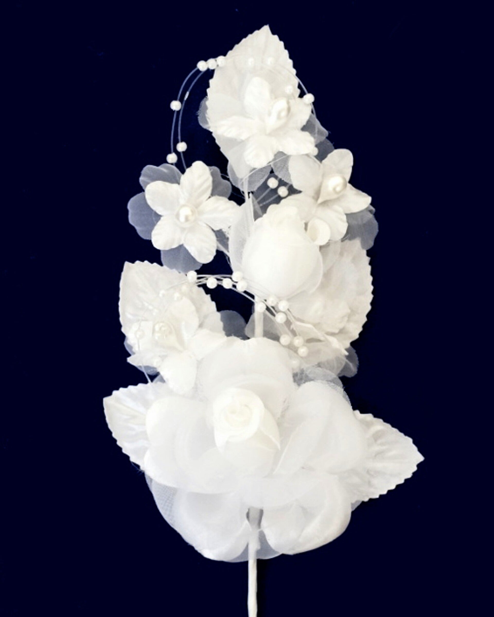 Bloemen corsage, haar- of antennedecoratie wit