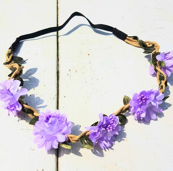 Bohemian style gevlochten haarbandje met blaadjes en paarse bloemetjes