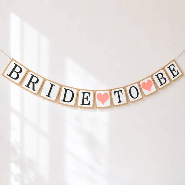 Letter slinger Bride to Be met 2 roze harten