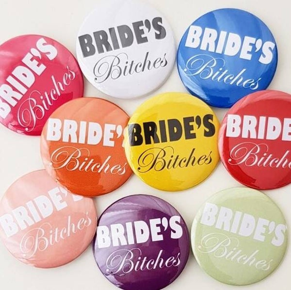 9 buttons Bride's Bitches in verschillende kleuren