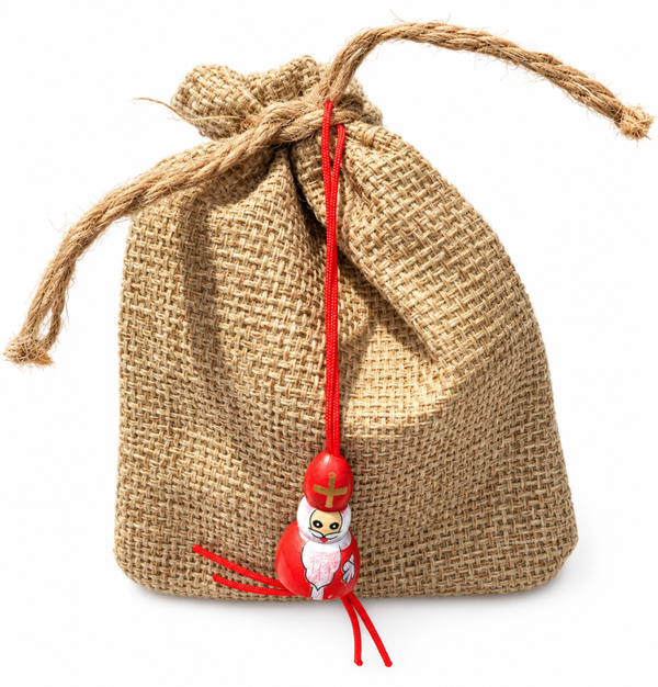 Jute zakje met 5 pepernoten en houten gelukspoppetje Sinterklaas