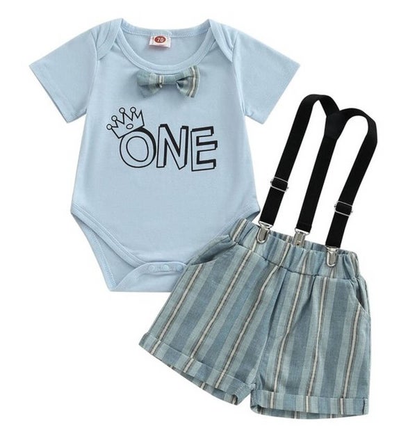 Cakesmash eerste verjaardag outfit voor jongens met broekje, shirtje en bretels