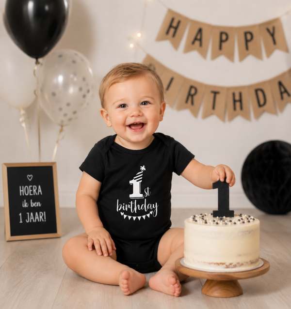 Cakesmash romper My First Birthday zwart met witte opdruk