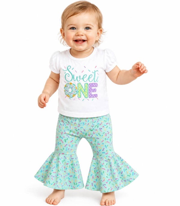 Eerste verjaardag cakesmash set Sweet One met flared pants en t-shirt