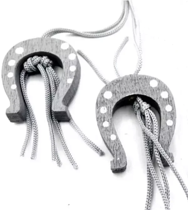 Gelukspoppetjes in de vorm van een hoefijzer grijs met wit