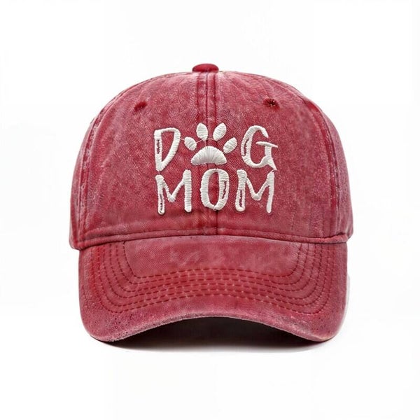 Cap Dog Mom bordeaux rood met witte geborduurde tekst