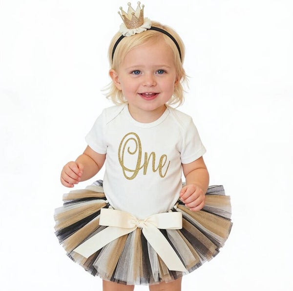 1e verjaardag cakesmash set Ivory, Black and Gold de Luxe.