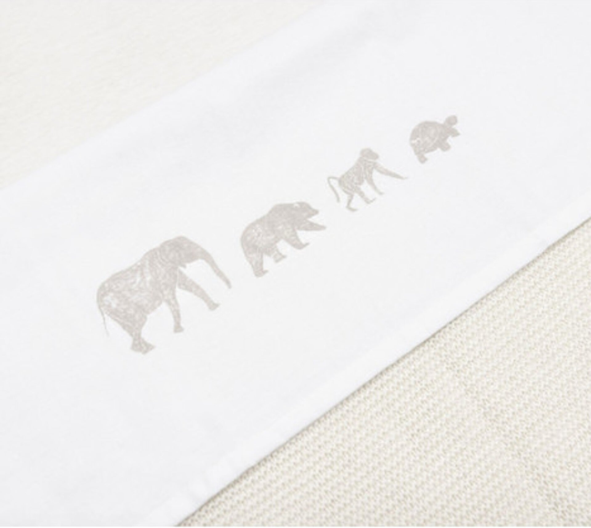 Laken Wieg 75x100cm Animals - Nougat Jollein