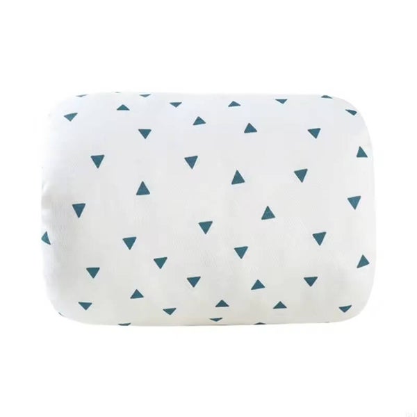 Katoenen arm voedingskussen wit met blauw/grijze driehoekjes