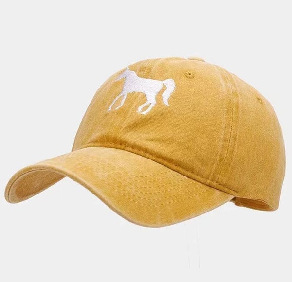 Cap Horse geel met witte geborduurde afbeelding