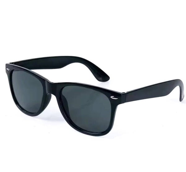 Zwarte zonnebril voor het vrijgezellenfeest