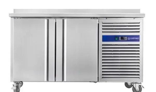 Desserte réfrigérée  négative 2 portes  gamme 600 avec dosseret