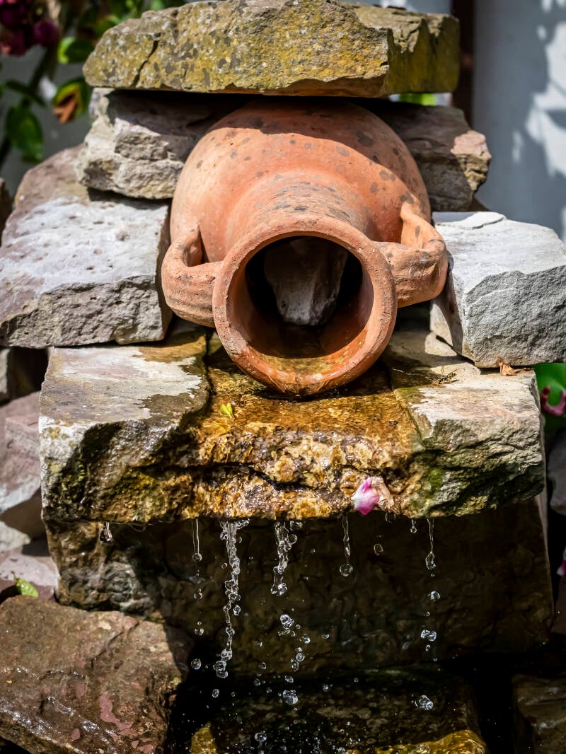 rund_fbehr_02_wasserfall-standard.jpg